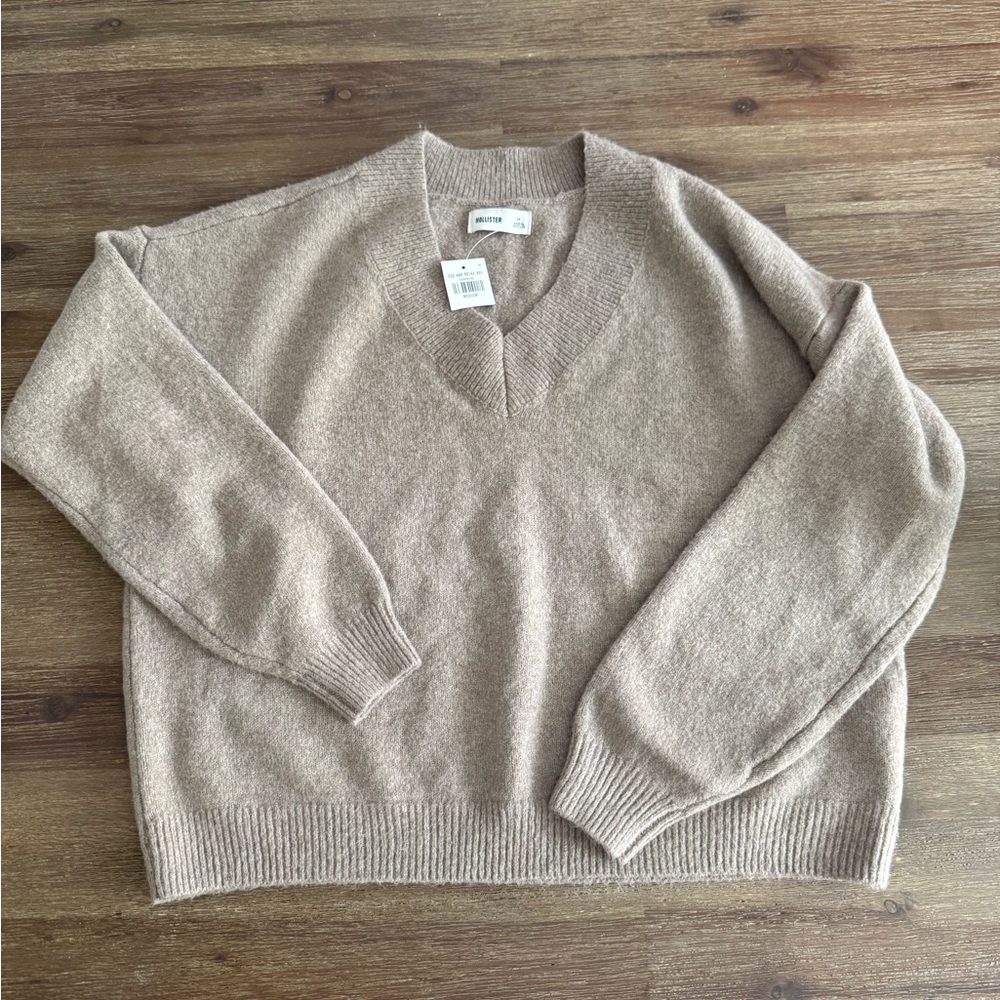 Hollister Tan V-Neck Sweater Soft Knit Relaxed Fit